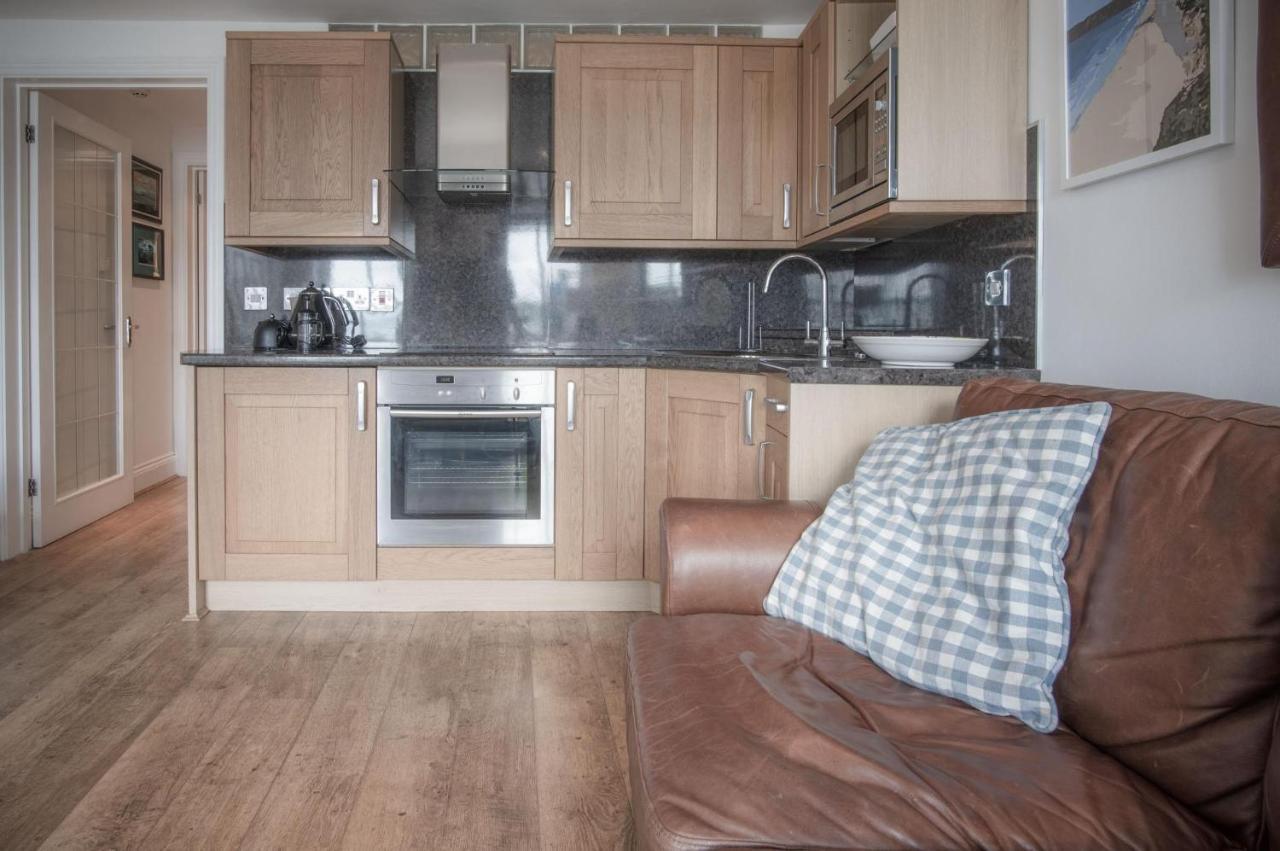 Goscar Court - 1 Bedroom Apartment - Tenby Esterno foto